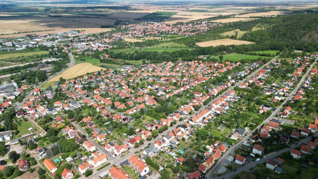 The image shows a residential neighborhood, one of the areas covered by the heavy rain map.